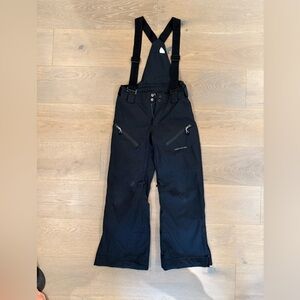 Obermeyer Volt Teen snow pants black. Size 10-12. Used but in good condition.
